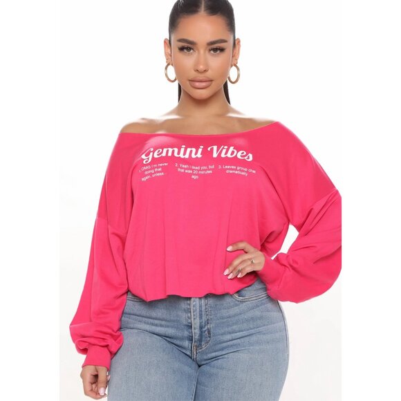Fashion Nova ✦ Gemini Vibes Off‑Shoulder Top ✦ Fuchsia Pink Zodiac Graphic S NWT - Picture 1 of 4